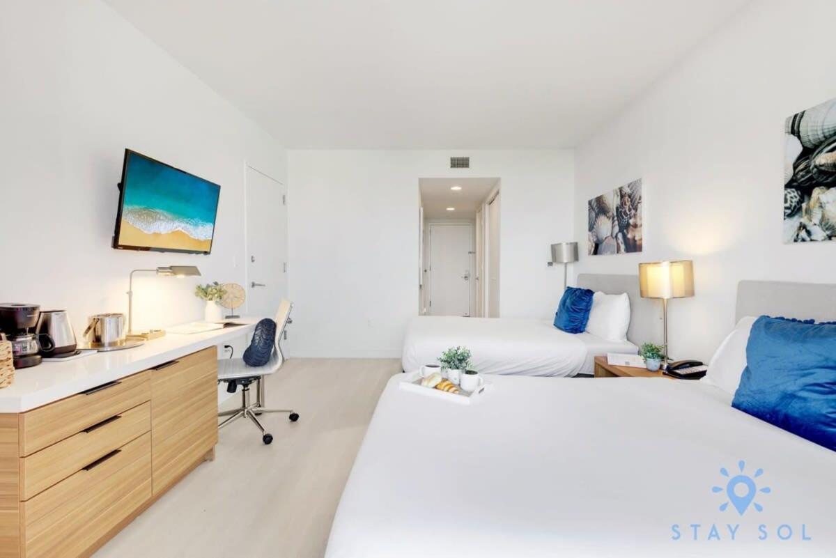 Balcony - Pool - Near Beach - Gym Hallandale Beach Εξωτερικό φωτογραφία