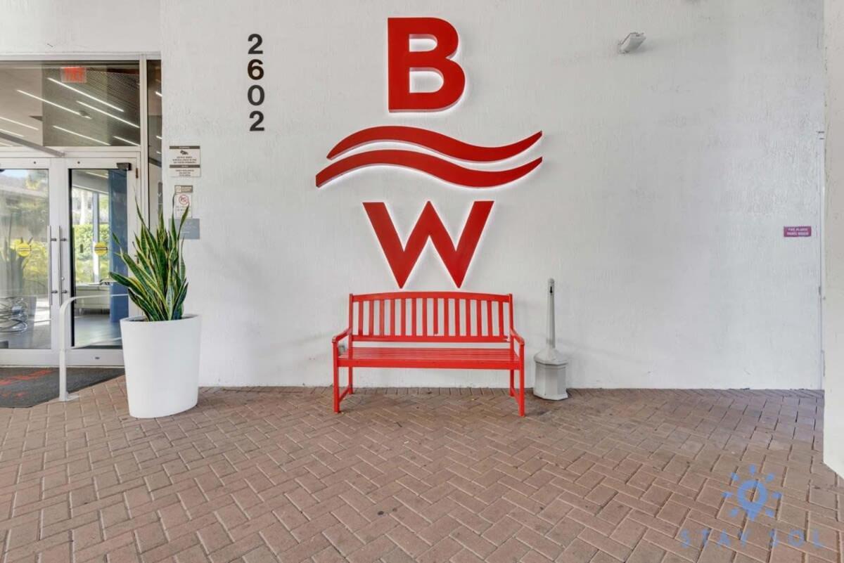 Balcony - Pool - Near Beach - Gym Hallandale Beach Εξωτερικό φωτογραφία