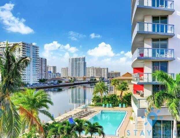 Balcony - Pool - Near Beach - Gym Hallandale Beach Εξωτερικό φωτογραφία