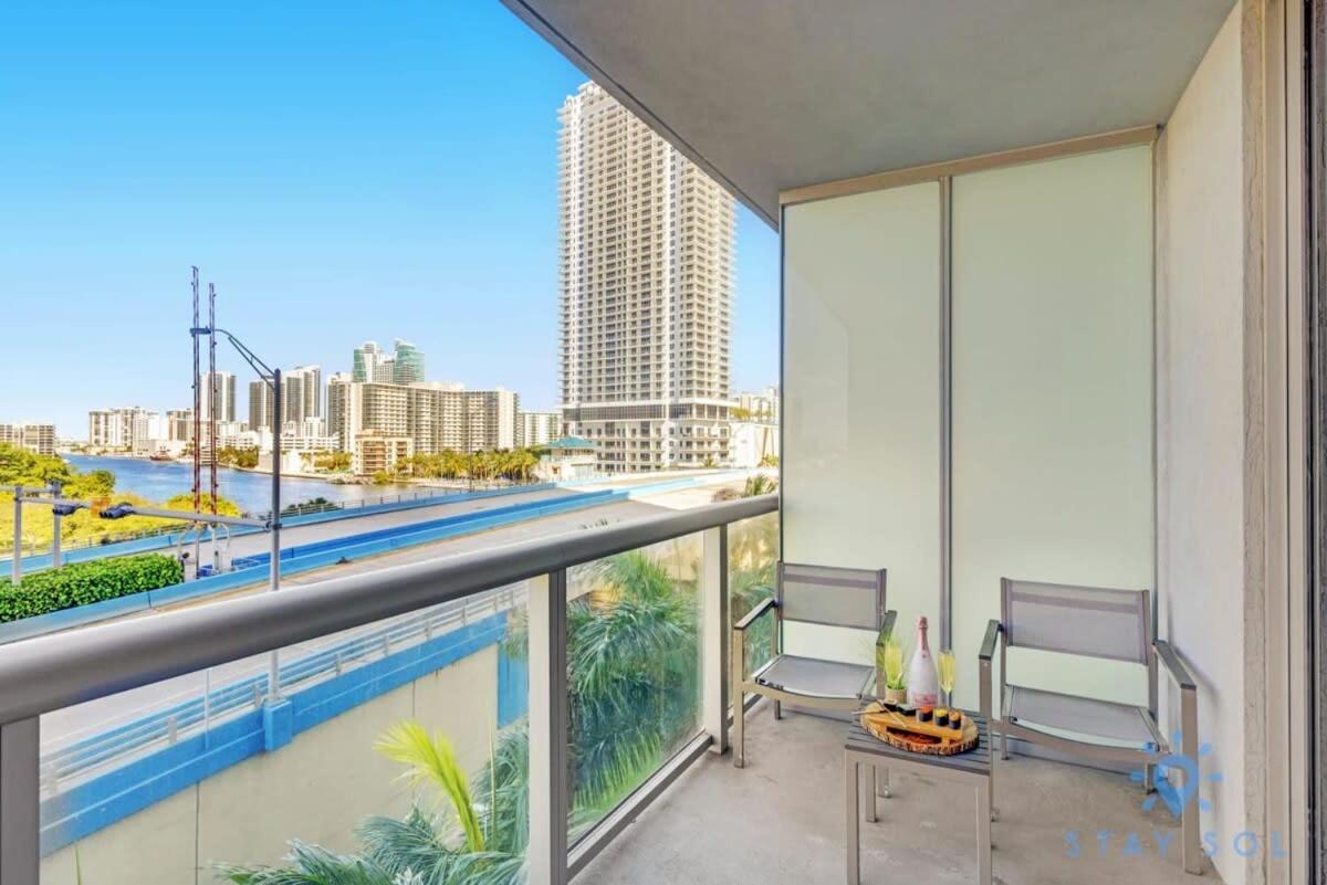Balcony - Pool - Near Beach - Gym Hallandale Beach Εξωτερικό φωτογραφία