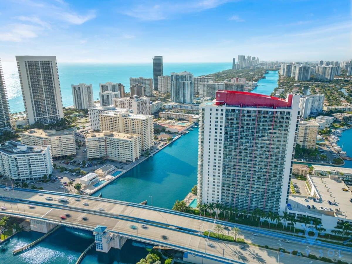 Balcony - Pool - Near Beach - Gym Hallandale Beach Εξωτερικό φωτογραφία